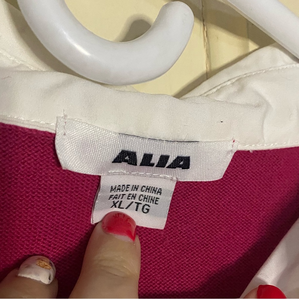 Fuchsia sweater with a faux white shirt detail - Picture 3 of 5